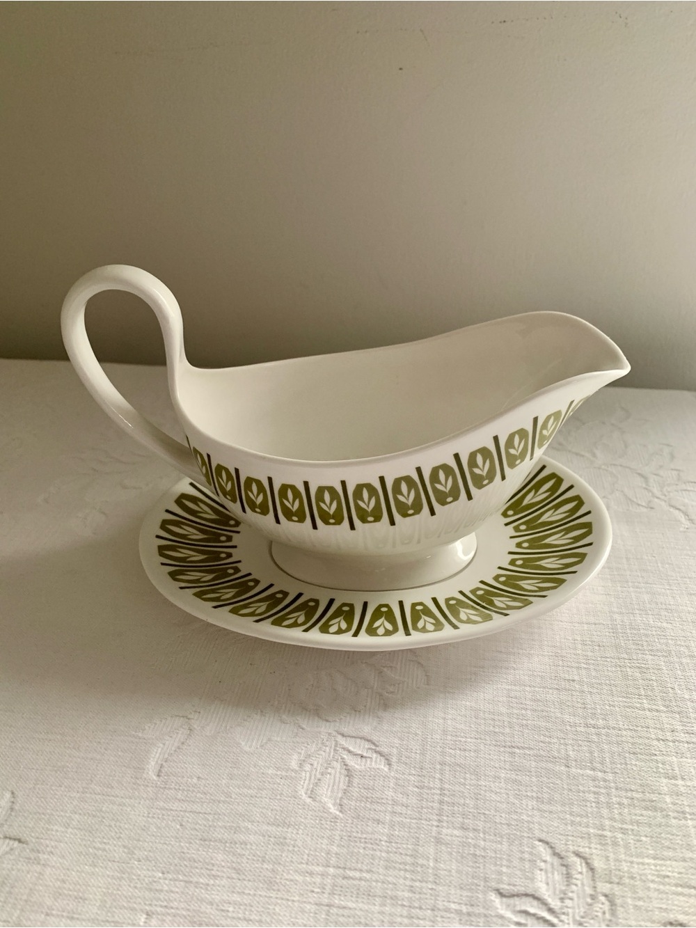 Vintage Shelley Apollo Mid Century Gravy Boat